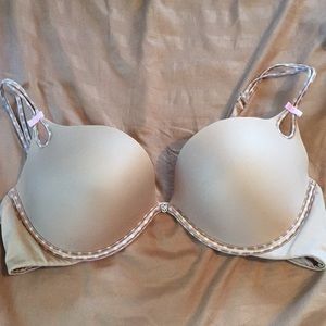 Victoria’s Secret bra